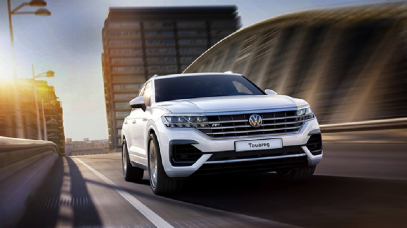What Do Experts Say about the 2019 Volkswagen Touareg