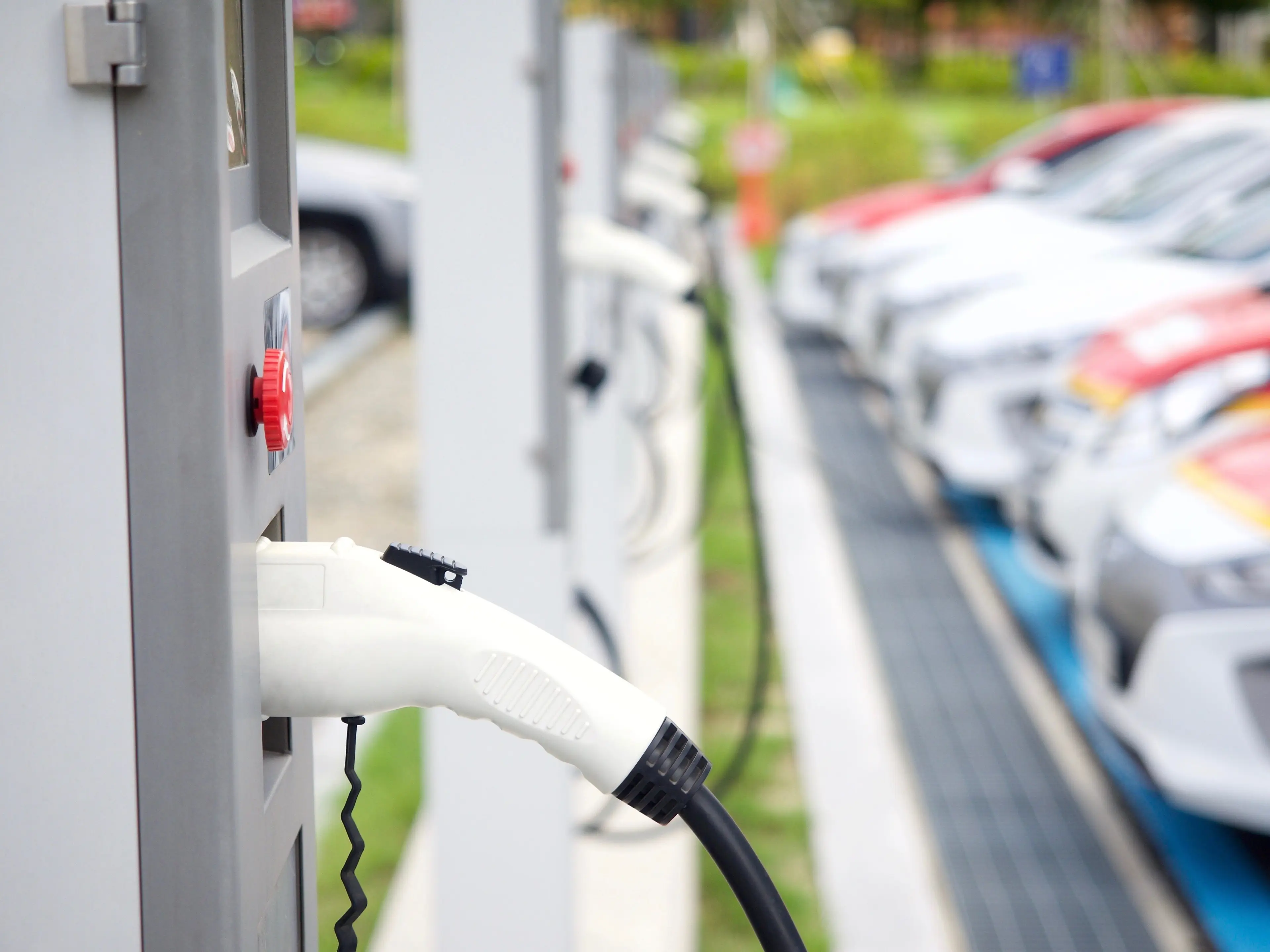 Charging Infrastructure for Commercial Fleets: Key Considerations