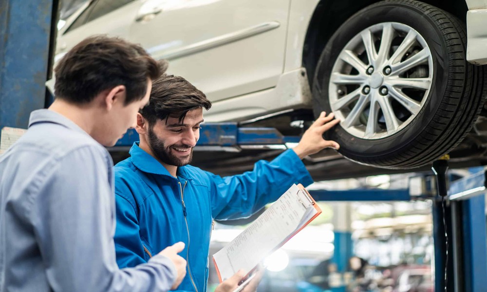 Transmission Fluid Flush Services That Support Smooth Highway and City Driving Performance