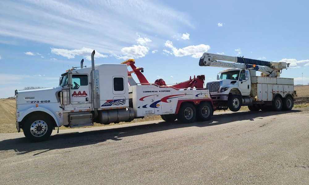 Heavy-Duty Towing: When You Need More Than a Standard Tow Truck