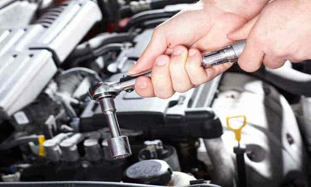 Why Does Your Car Wander Across the Road? The Overlooked Link Between Steering and Ball Joints
